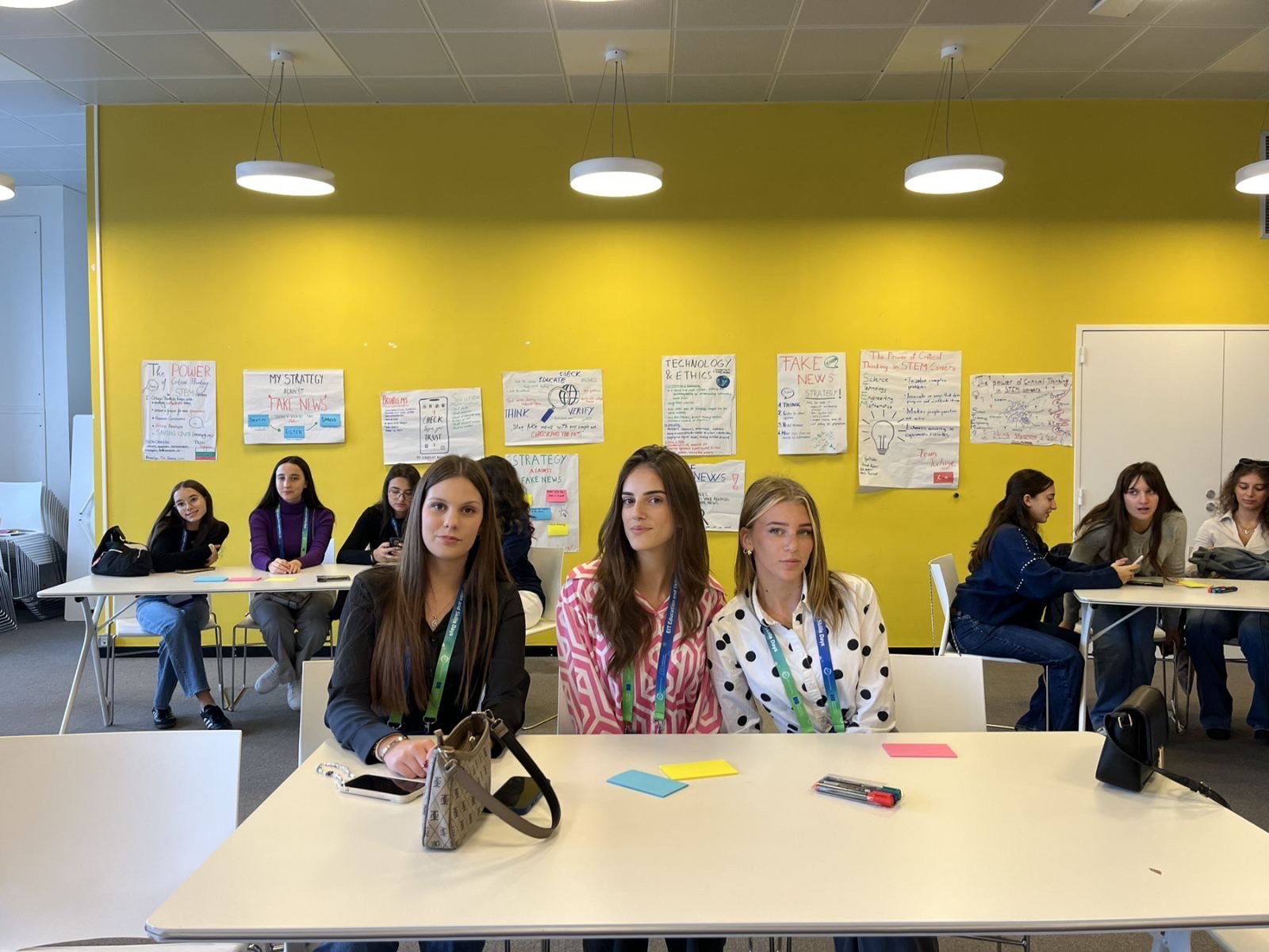 Girls Go Circular — fotografija 01